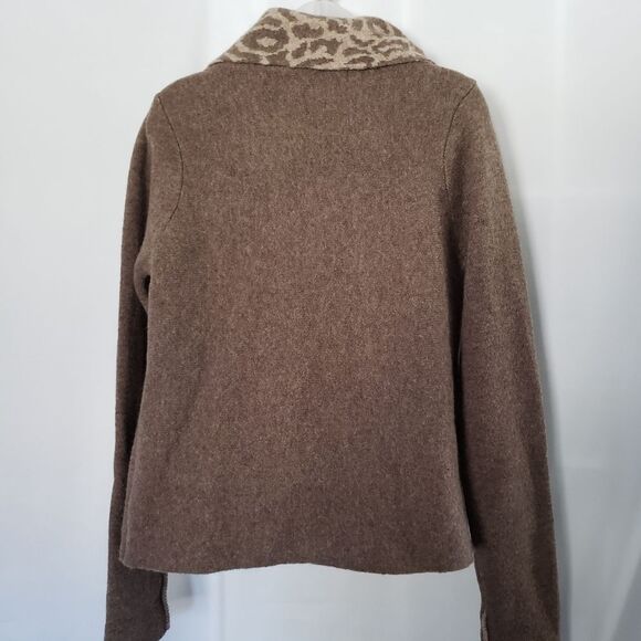 Chiaramente Italian Wool Blend Tan and Animal Print Wrap style Cardigan sz M - Picture 3 of 6